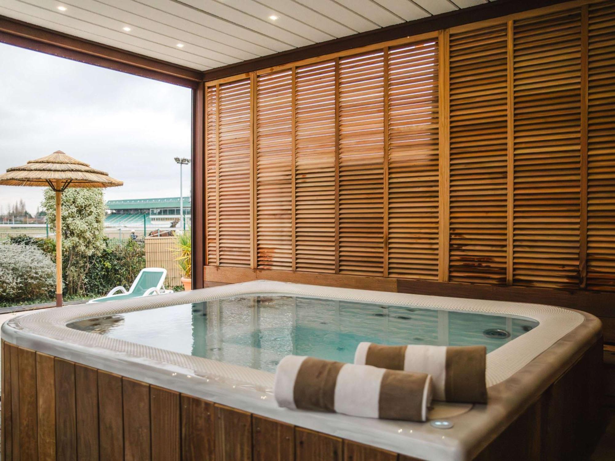 Mercure Cabourg Hotel & Spa Exterior foto
